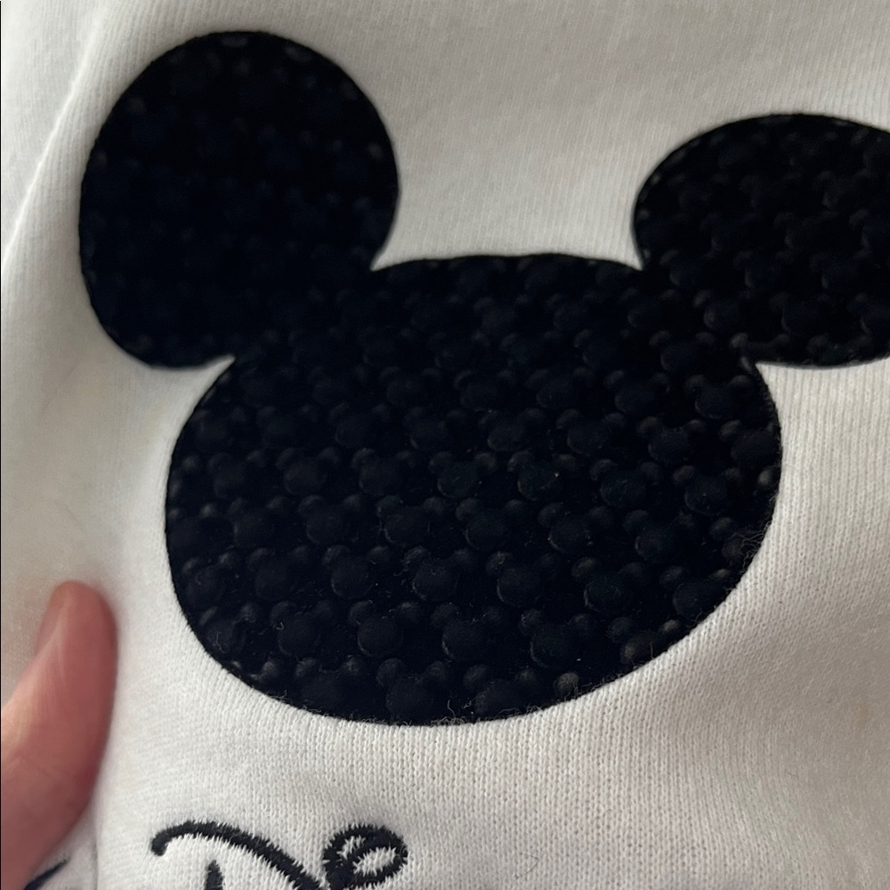 Vintage Walt Disney World White Crewneck with Black Mickey Silhouette - Picture 4 of 11